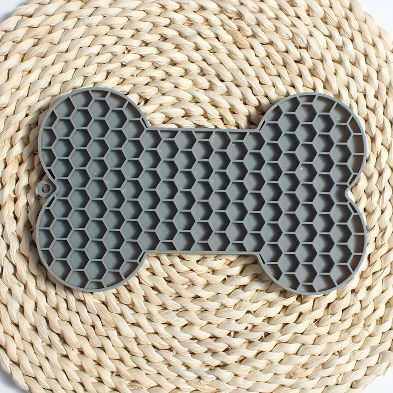 Silicone Licking Pad Pet Dog Lick Pad Bath Peanut Butter Slow Eating Licking Feeder Cats Lick Mat Feeding Dog Lick Mat