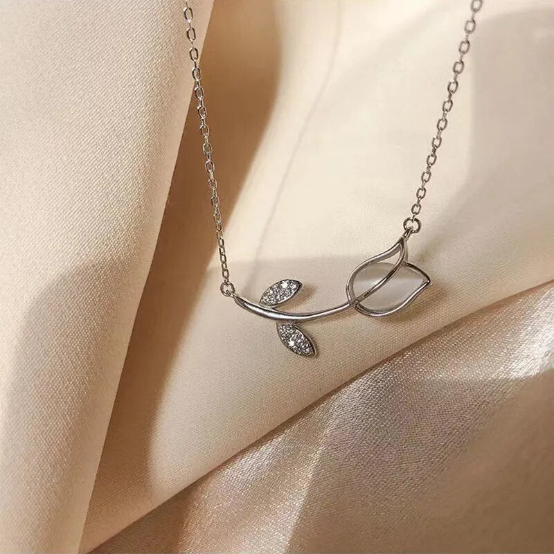 Resin Rose Tulip Flower Necklace for Women Choker Silver Color Clavicle Chain Rhinestone Earring Set Wedding Party Jewelry Gifts